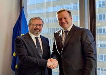 Sorensen takon ambasadorin e Kosovës në Bruksel