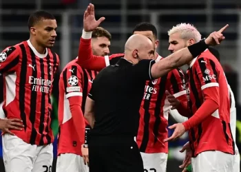 Theo kërkon falje publike pas kartonit të kuq ndaj Feyenoordit