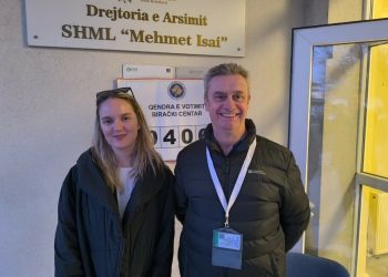 Ambasadori britanik shkon në Novobërdë, i lumtur që përcolli nga afër procesin e votimit