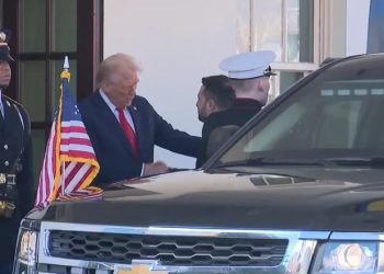 Zelenksyy mbërrin në Shtëpinë e Bardhë për takim me Donald Trump