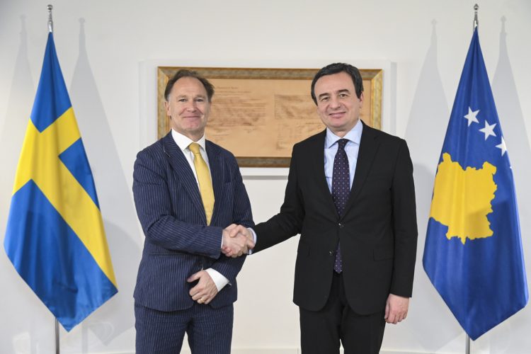 Kurti takoi ambasadorin e Suedisë, flasin për hapat e formimi të institucioneve