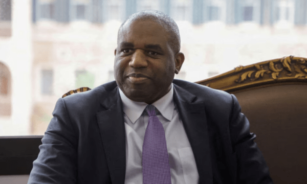 Lammy: Është koha për të sekuestruar asetet ruse, jo vetëm për t’i ngrirë ato