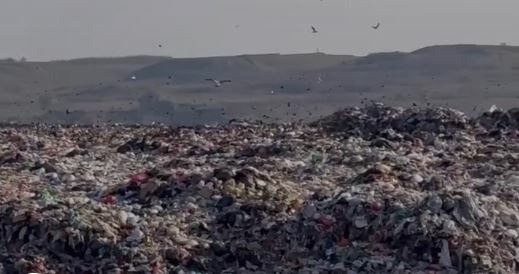 Rohde viziton deponinë e mbeturinave në Mirash, mëson për sfidat dhe dëmet që po shkaktohen