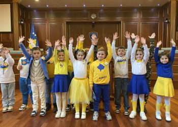 Në prag të Ditës së Pavarësisë, 5000 fëmijë vizituan Kuvendin e Kosovës