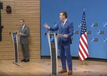 “Negociatat Rusi-Ukrainë zhvillohen me Putinin dhe Zelenskyn”, thotë sekretari amerikan i mbrojtjes