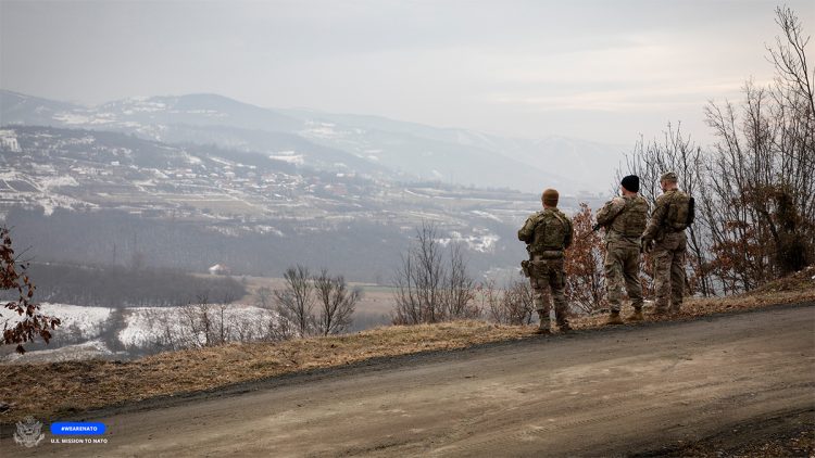 Misioni i SHBA’së në NATO: Përpjekja e ushtarëve tanë për një mjedis të sigurt në Kosovë vazhdon