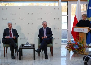 Bislimi në Kolegjin e Evropës në Natolin, i njofton studentët me rrugëtimin shtetndërtues të Kosovës