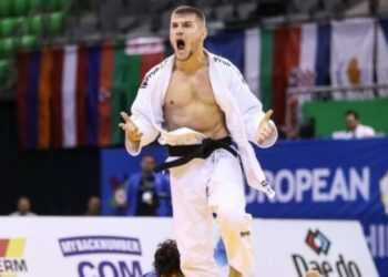 Akil Gjakova kualifikohet në finale dhe siguron një medalje