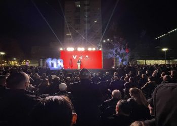 Kurti në Mitrovicë premton rritje pagash e investime në ushtri