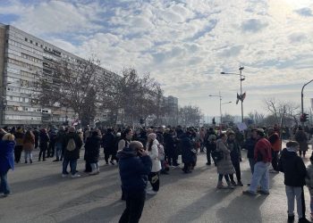 Bllokada e urës në Novi Sad: Studentët kërkojnë një të ardhme më të mirë