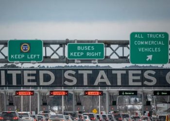 Trump mbron vendimin për tarifa ndaj Kanadasë, Kinës dhe Meksikës