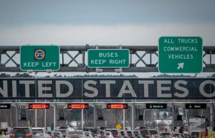 Trump mbron vendimin për tarifa ndaj Kanadasë, Kinës dhe Meksikës