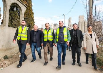 Ministri Krasniqi i lumtur me furnizimin me ujë të pijshëm për lagjet 028 dhe 029: Zotimi ynë u përmbush