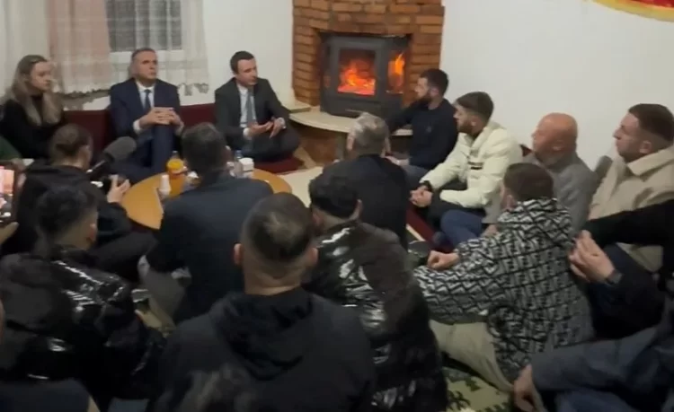 Kurti merr përkrahje në “Kodrën e Trimave”, thotë se 30 anëtarë të LDK-së kaluan në VV