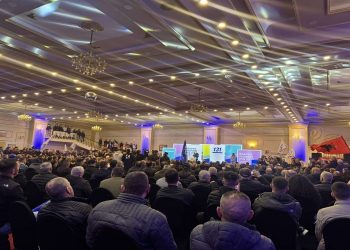 Hamza në Rahovec premton 6 miliardë euro investime dhe rritje pagash