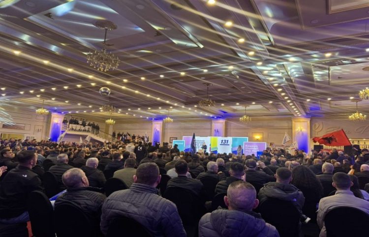 Hamza në Rahovec premton 6 miliardë euro investime dhe rritje pagash