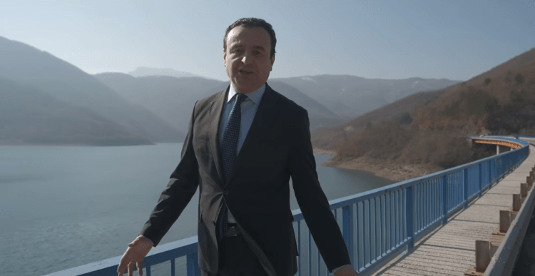 Kurti nga Liqeni i Ujmanit: Ftoj qytetarët të marrin pjesë në tubimin elektoral më të madh të mbajtur ndonjëherë në Prishtinë