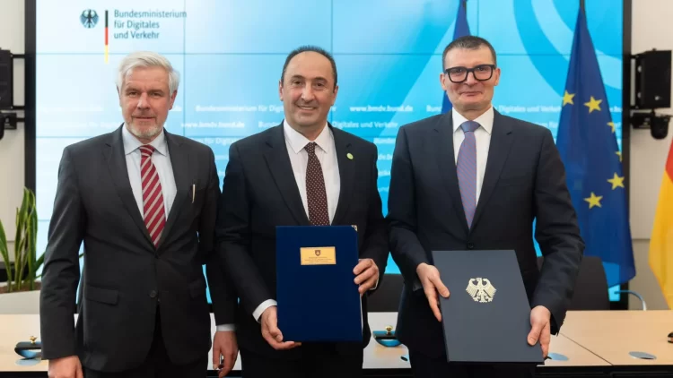 Kosova dhe Gjermania nënshkruajnë marrëveshje për transportin ndërkombëtar rrugor të udhëtarëve dhe të mallrave