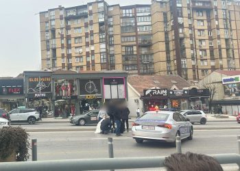 Vetura e godet një këmbësore tek “Santea” në Prishtinë