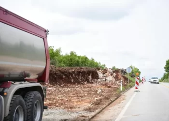 Minohet nesër edhe një segment i rrugës Kijevë-Dollc, i shtati me radhë