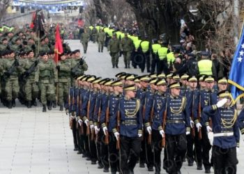 FSK dhe Policia e Kosovës më 17 shkurt parakalojnë në sheshin “George Bush” në Prishtinë