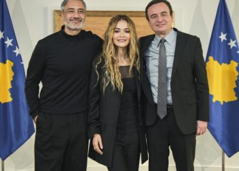 Rita Ora rishpërndan në Instagram fotografitë nga vizita e saj e fundit në Kosovë dhe takimi me Kryeministrin Kurti