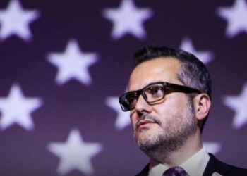 SHBA-ambasadori: Bix Aliu shpresë për Kosovën (VIDEO)