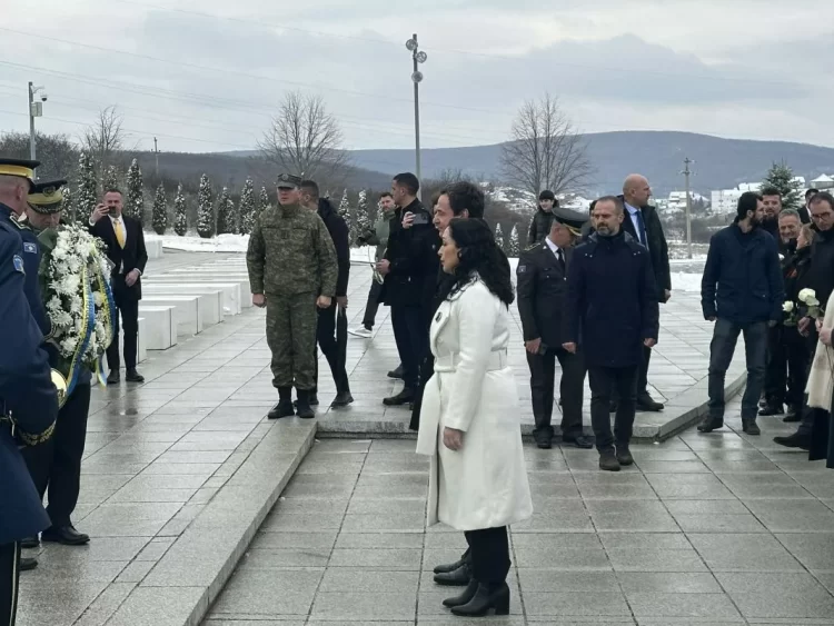 Presidentja dhe Kryeministri homazhe në Prekaz