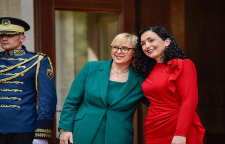 Në 17- vjetorin e Pavarësisë, Osmani merr urime nga homologia sllovene