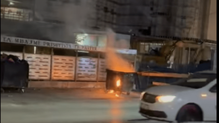 Digjet një kontejner i mbeturinave në kryeqytet