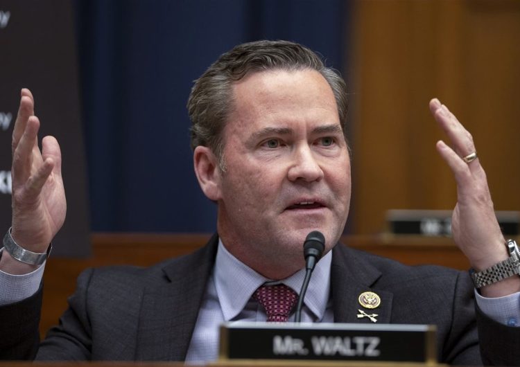 “Boll kritikuat, jepni mineralet e rralla”- Këshilltari i Trump ultimatum Ukrainës