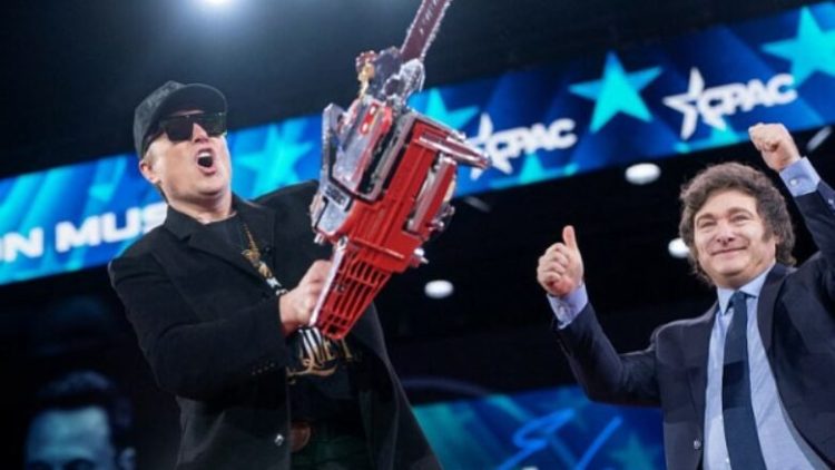 Predidenti argjentinas e “shpërbleu” me sharrë elektrike Muskun