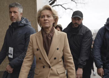 Ursula von der Leyen mbërrin në Kiev me 3.5 miliardë euro ndihmë të re financiare për Ukrainën