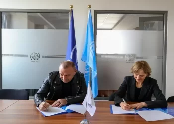 OEK dhe IOM Kosova nënshkruajnë projekt të ri për fuqizimin e të rinjve