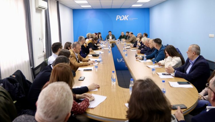 PDK-ja mbledh Kryesinë, s’e hedhin poshtë mundësinë e koalicioneve