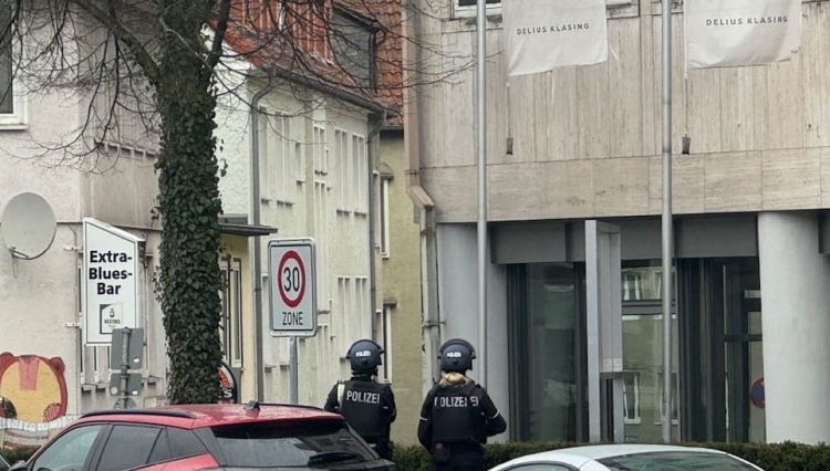 Pamje nga vendi i ngjarjes ku ka ndodhur sulmi në Bielefeld, raportohet për dy të arrestuar