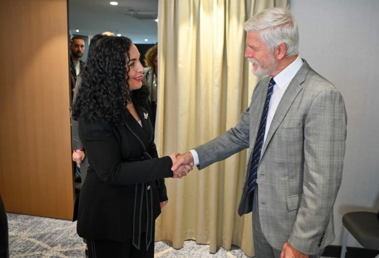 Presidenti i Çekisë uron Osmanin për 17-vjetorin e Pavarësisë, rikonfirmon mbështetjen e palëkundur ndaj Kosovës