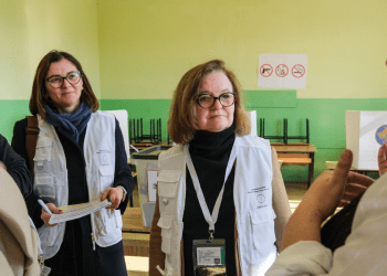 Shefja e misionit monitorues të BE-së shkon në Graçanicë, vëzhgon nga afër procesin zgjedhor