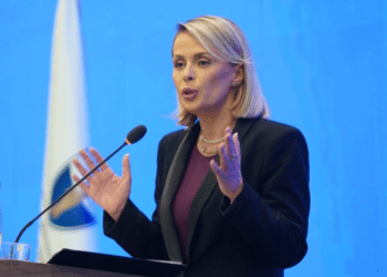 Reagon ish-kryetarja e Kushtetueses: Nuk kam diskutuar me askënd për ndonjë funksion politik