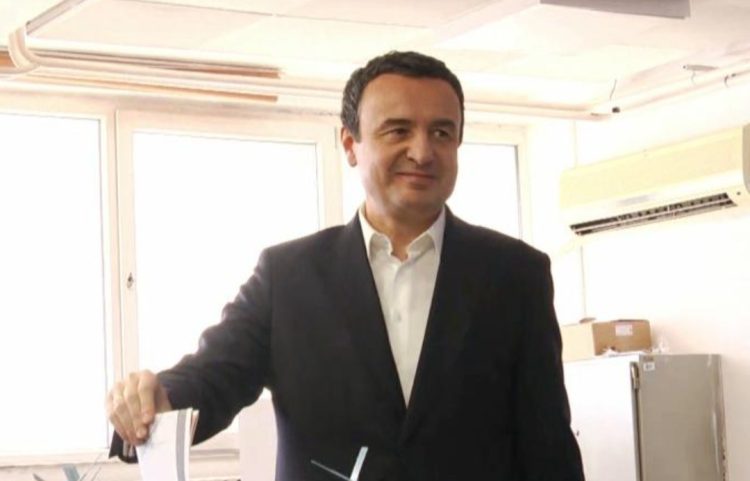Kurti: Këto janë orët vendimtare për katër vitet e ardhshme, dilni e votoni