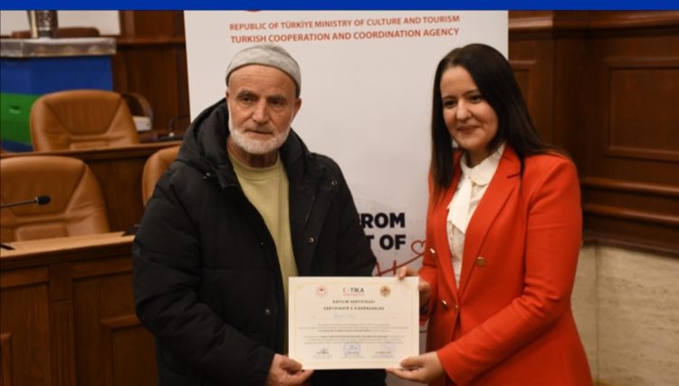 TIKA mbështet zhvillimin e bletarëve të Kosovës