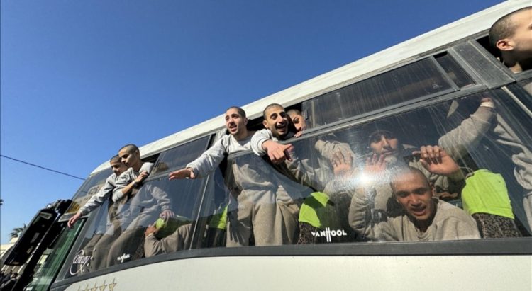 Grupi i ri i palestinezëve të liruar nga Izraeli arrin në Gaza