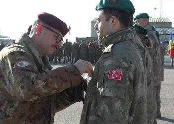 Ushtarët turq të KFOR-it dekorohen me medalje, për shërbimin e tyre