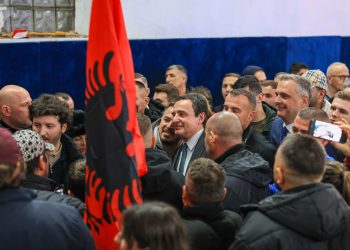 Takon mbështetësit e tij në Prishtinë, Kurti zotohet se do të bëjë dyfishimin e kapacitetit të ngrohjes qendrore në kryeqytet