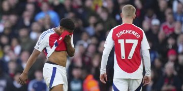 Arsenali ia lë terrenin hapur Liverpoolit, mposhtet nga West Ham