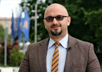 Për tërheqjen e trupave amerikane nga Kosova, eksperti i sigurisë Shala: Është dezinformuar qëllimshëm