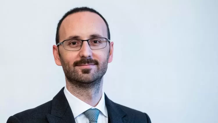 Ambasadori Ajeti publikon disa fjalime të politikanëve gjerman, urojnë popullin e Kosovës në 17-vjetorin e pavarësisë