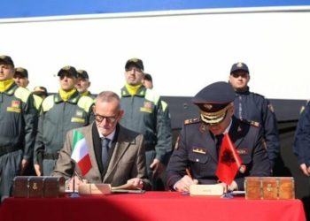 Guardia di Finanza dhuron dy anije për Rojën Bregdetare të Shqipërisë, Vengu: Forcim i sigurisë kufitare dhe luftës kundër trafiqeve