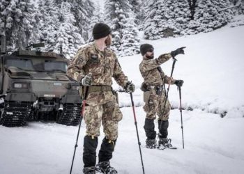 Ushtarët italianë kryen patrullime rutinore