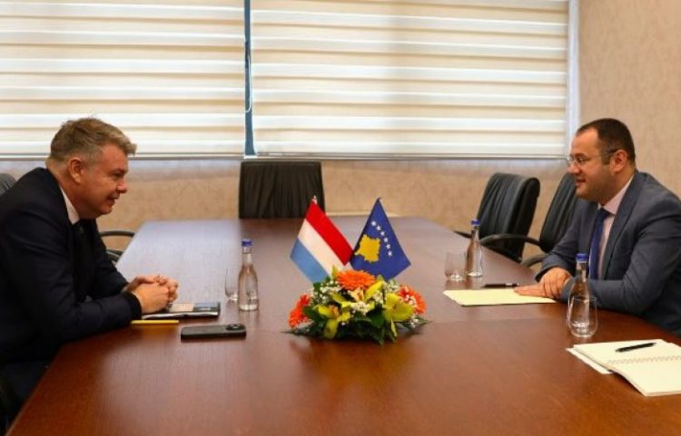 Guvernatori Ismaili priti ambasadorin e Dukatës së Madhe të Luksemburgut